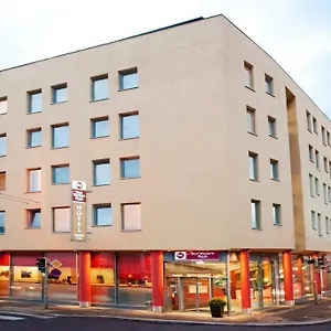 4* Отель Western Plaza